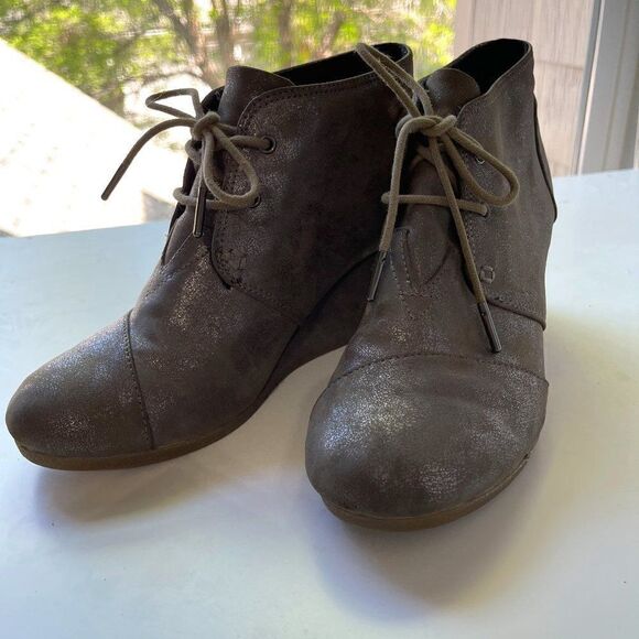 Toms Kala Metallic Wedge Ankle Bootie, 8.5 - Picture 4 of 8